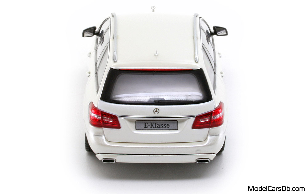 2009 - Mercedes E 350 T (S212) Schuco 1/43 (Бял) Задница