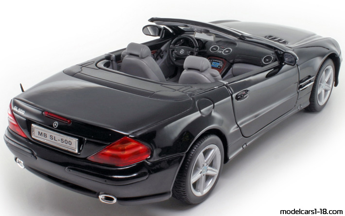 2001 - Mercedes SL 500 (R230) Welly 1/18 (Черен) Задна дясна страна