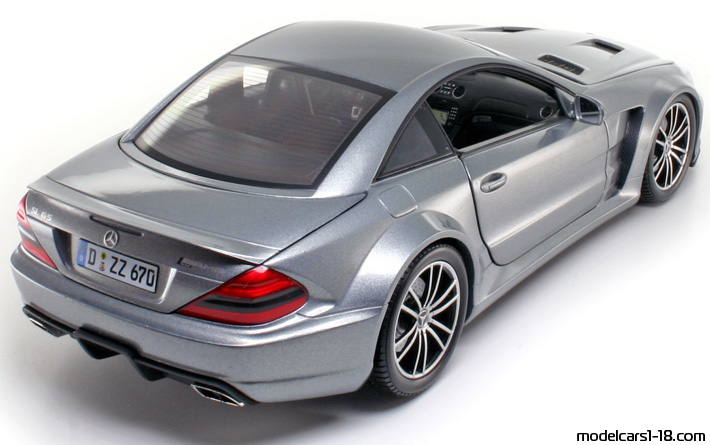 2009 - Mercedes SL 65 AMG Black Series (R230) Minichamps 1/18 (Сив) Задна дясна страна