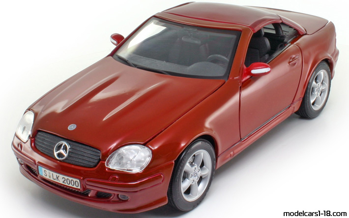 2001 - Mercedes SLK 230 (R170) Maisto 1/18 (Кафяв) Предна лява страна