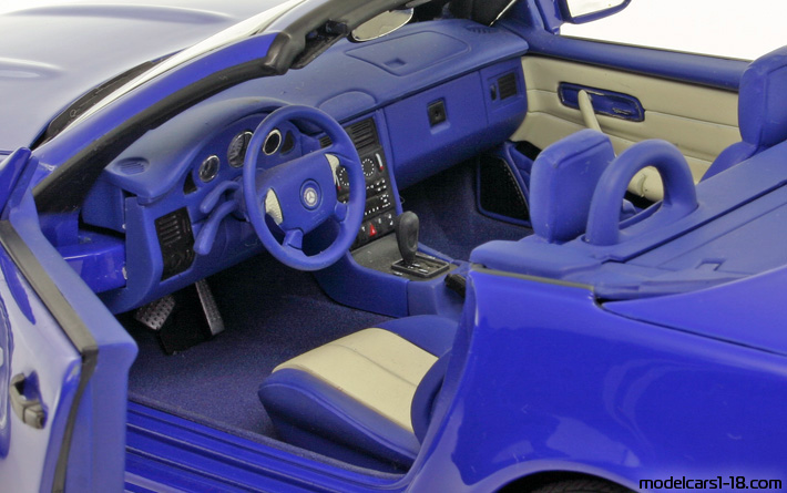 1997 - Mercedes SLK AMG (R170) UT 1/18 (Син) Интериор арматурно табло