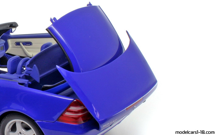 1997 - Mercedes SLK AMG (R170) UT 1/18 (Син) Багажник / Отварящи се фарове