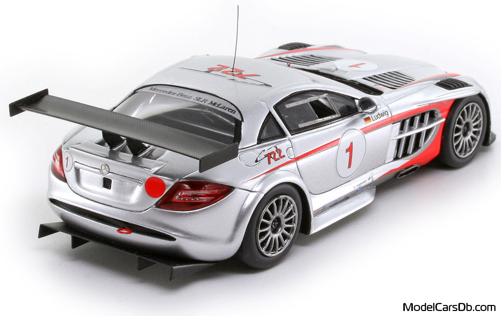 2008 - Mercedes SLR McLaren 722 GT (C199) Spark 1/43 (Сребрист / Червен) Задна дясна страна