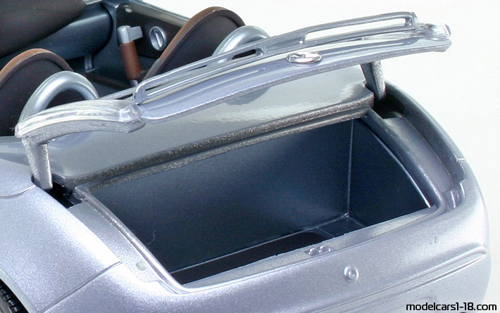 2000 - Mercedes Vision SLA Concept Gate 1/18 (Лилав) Багажник / Отварящи се фарове