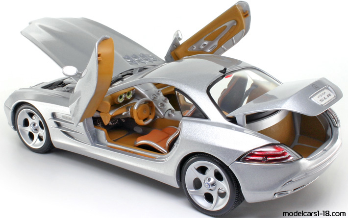1999 - Mercedes Vision SLR Concept Maisto 1/18 (Светло сребрист) Отваряеми части