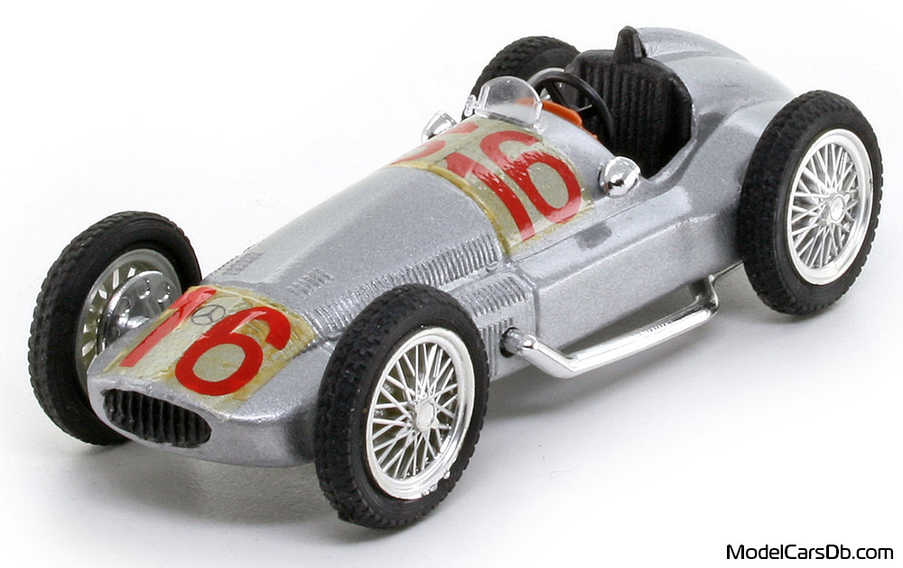 1939 - Mercedes W154 Brumm 1/43 (Сребрист) Предна лява страна