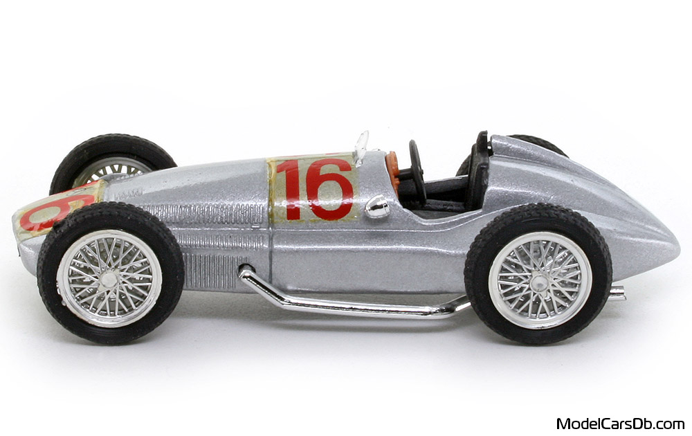 1939 - Mercedes W154 Brumm 1/43 (Сребрист) Страна