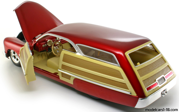 1950 - Mercury Eight Woodie Hot Wheels 1/18 (Син) Отваряеми части