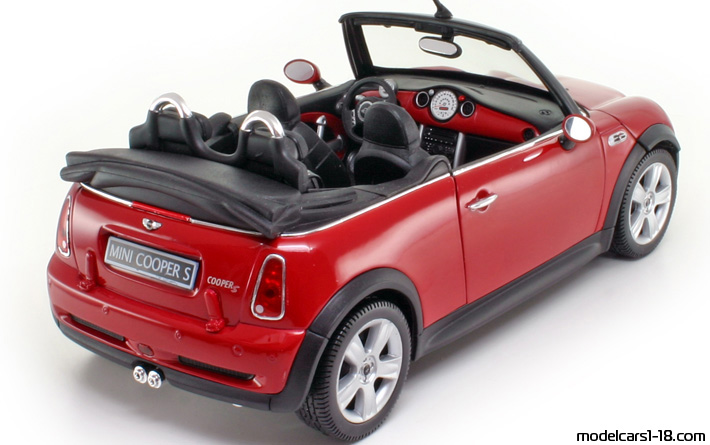 2003 - Mini Cooper S Welly 1/18 (Червен) Задна дясна страна