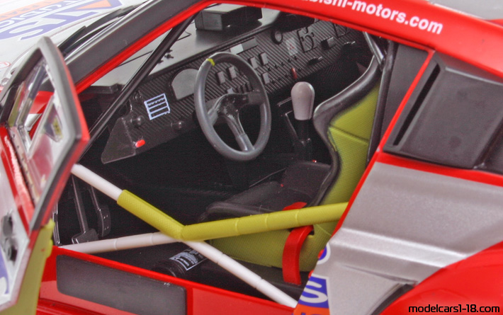 2004 - Mitsubishi Pajero Evolution Solido 1/18 (Червен / Светло сребрист) Интериор арматурно табло