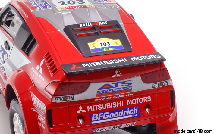 2004 - Mitsubishi Pajero Evolution Solido 1/18 (Червен / Светло сребрист) Багажник / Отварящи се фарове