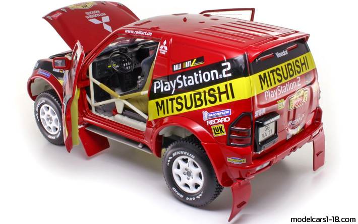 2001 - Mitsubishi Pajero Rally Solido 1/18 (Червен / Жълт) Отваряеми части