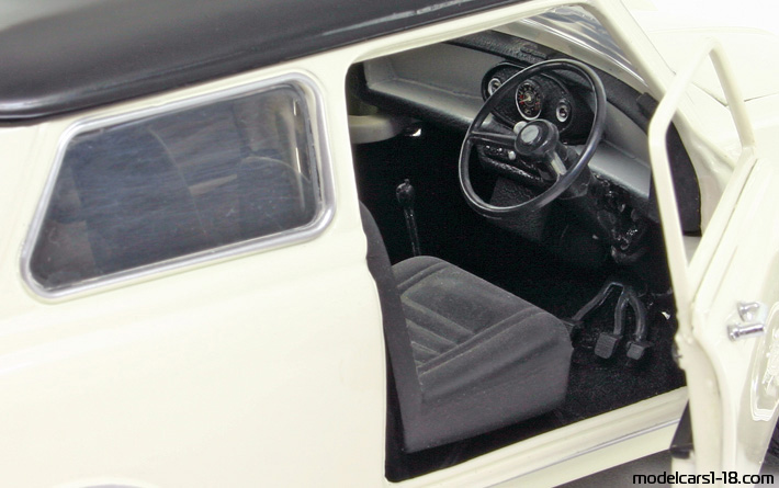 1964 - Morris Mini Cooper 1275S Kyosho 1/18 (Бял / Черен) Интериор арматурно табло