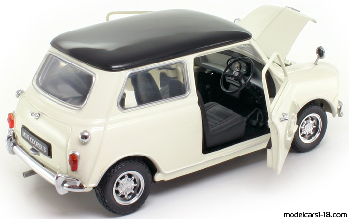 1964 - Morris Mini Cooper 1275S Kyosho 1/18 (Бял / Черен) Отваряеми части