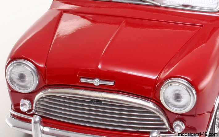 1964 - Morris Mini Cooper S Solido 1/16 (Червен / Бял) Двигател