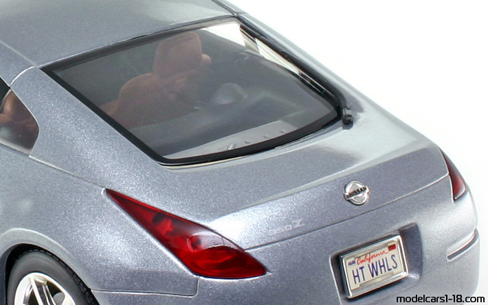 2003 - Nissan 350Z (Z33) Hot Wheels 1/18 (Син) Багажник / Отварящи се фарове