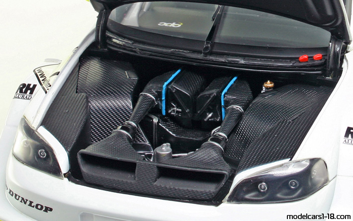 2000 - Opel Astra V8 DTM Action Collectibles 1/18 (Бял / Жълт) Двигател