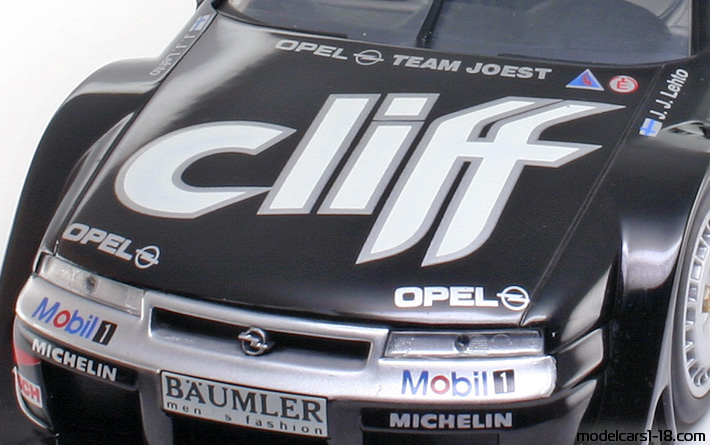 1995 - Opel Calibra V6 DTM UT 1/18 (Черен / Бял) Двигател