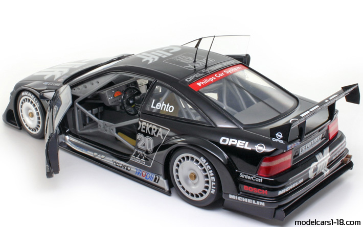 1995 - Opel Calibra V6 DTM UT 1/18 (Черен / Бял) Отваряеми части