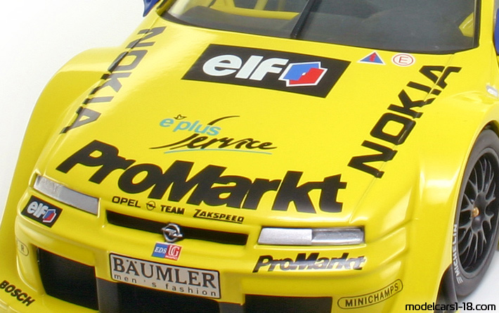 1996 - Opel Calibra V6 DTM UT 1/18 (Жълт / Черен) Двигател