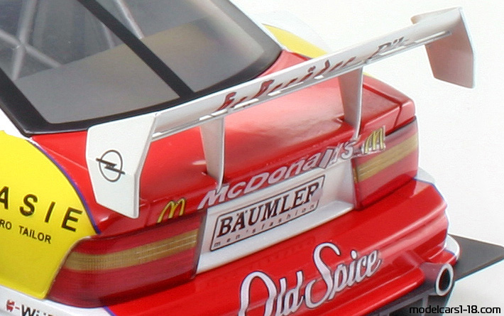 1996 - Opel Calibra V6 ITC UT 1/18 (Бял / Жълт) Багажник / Отварящи се фарове