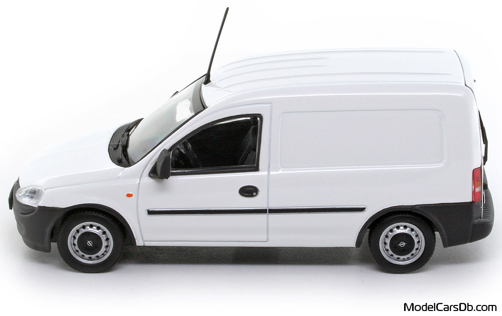 2002 - Opel Combo Minichamps 1/43 (Бял) Страна