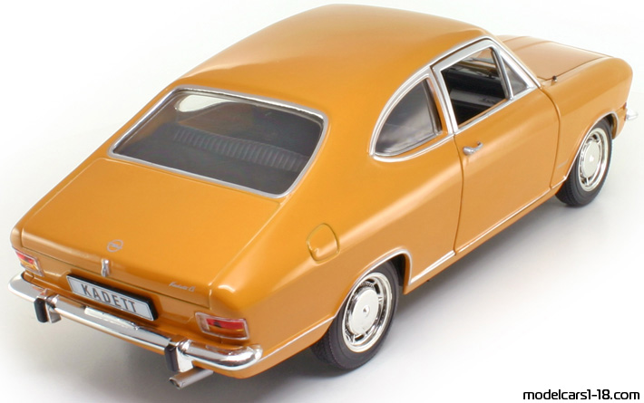 1965 - Opel Kadett LS Revell 1/18 (Оранжев) Задна дясна страна