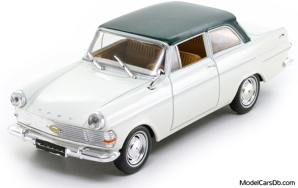 1960 - Opel Rekord Altaya 1/43 (Бял / Зелен) Предна лява страна