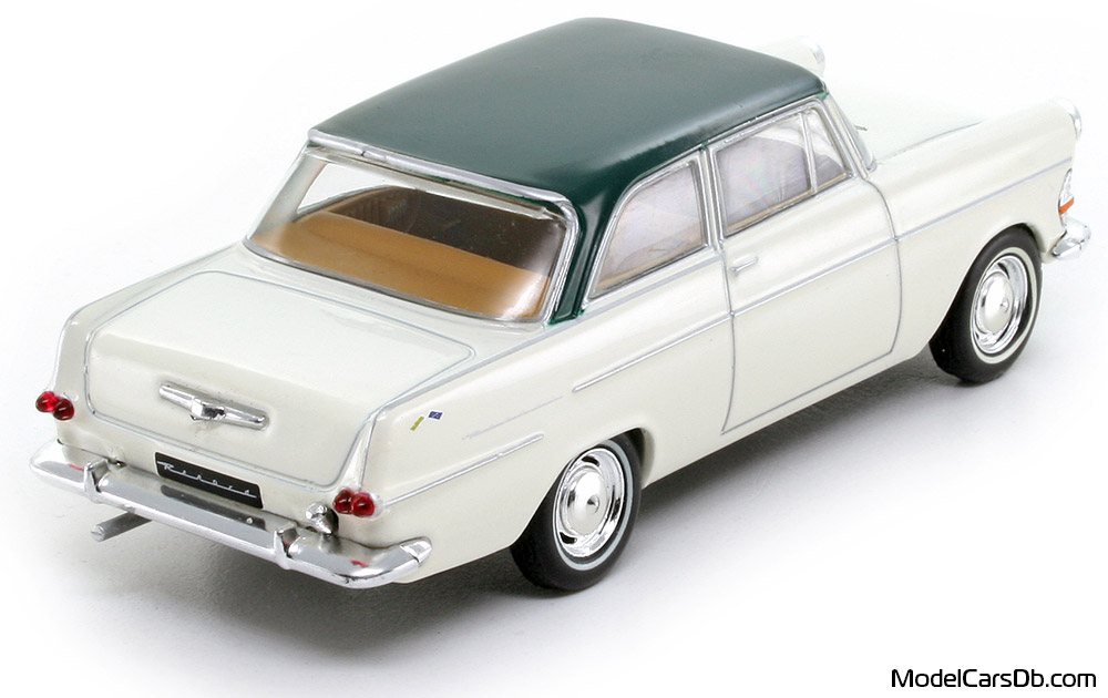 1960 - Opel Rekord Altaya 1/43 (Бял / Зелен) Задна дясна страна