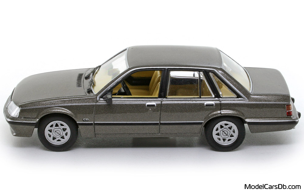 1982 - Opel Senator CD 3.0 E Altaya 1/43 (Кафяв) Страна