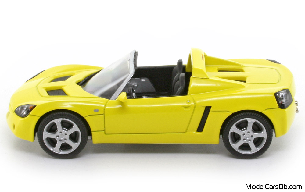 2000 - Opel Speedster Schuco 1/43 (Жълт) Страна