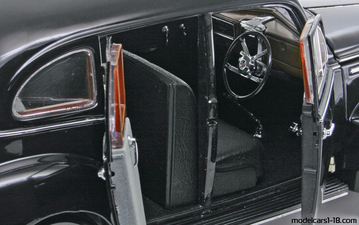 1938 - Packard 180 Signature Models 1/18 (Черен) Интериор арматурно табло