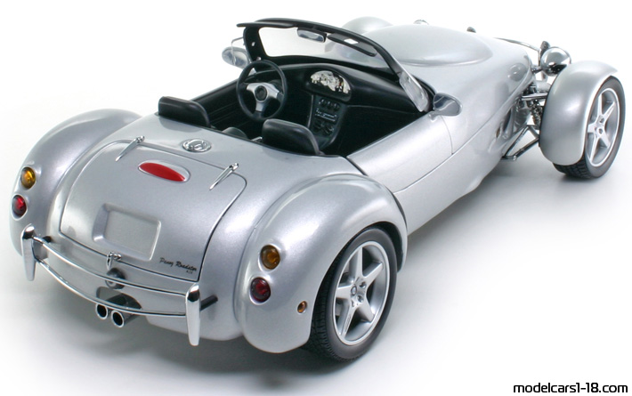 1998 - Panoz AIV Roadster AutoArt 1/18 (Сребрист) Задна дясна страна