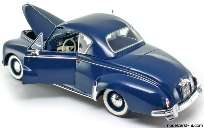 1954 - Peugeot 203 Solido 1/18 (Син) Отваряеми части