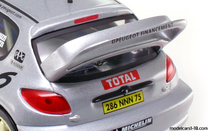 2002 - Peugeot 206 WRC Solido 1/18 (Сребрист) Багажник / Отварящи се фарове