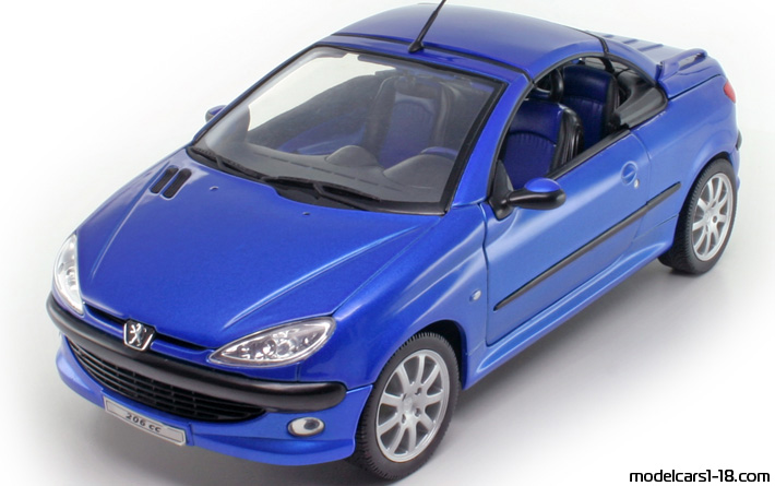 2002 - Peugeot 206 cc Welly 1/18 (Син) Предна лява страна