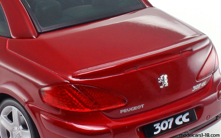2003 - Peugeot 307 CC Solido 1/18 (Червен) Багажник / Отварящи се фарове