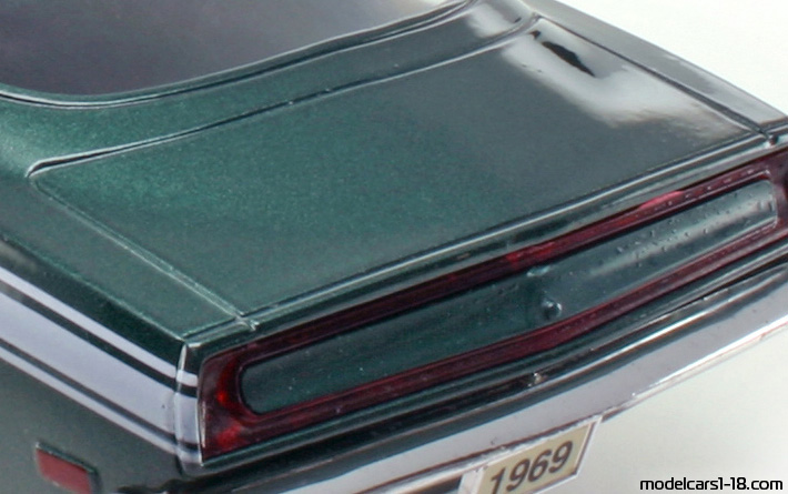 1969 - Plymouth Barracuda 383 Road Signature 1/18 (Зелен / Бял) Багажник / Отварящи се фарове