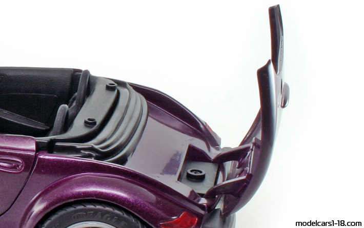 1997 - Plymouth Prowler Anson 1/18 (Лилав) Багажник / Отварящи се фарове