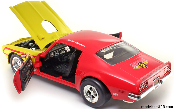 1973 - Pontiac Firebird Trans Am ERTL 1/18 (Жълт / Червен) Отваряеми части