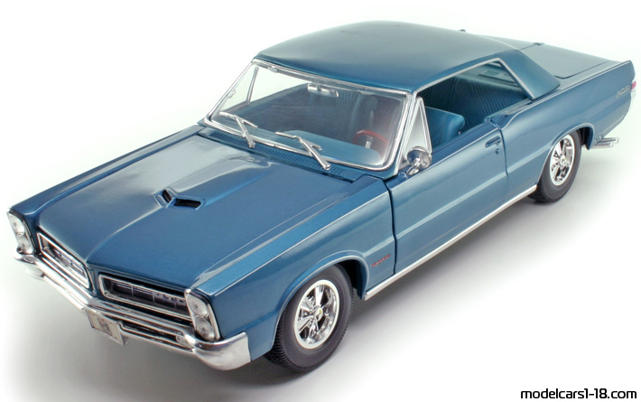 1965 - Pontiac GTO Maisto 1/18 (Син) Предна лява страна