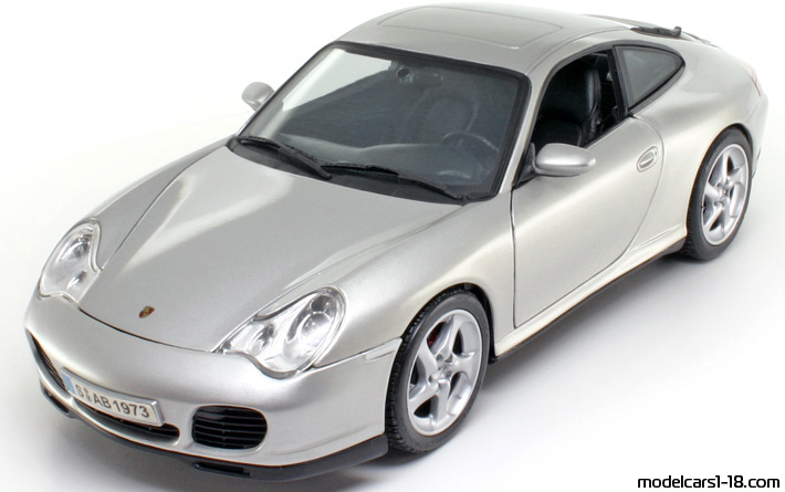 2002 - Porsche 911 Carrera 4S (996) Maisto 1/18 (Сребрист) Предна лява страна
