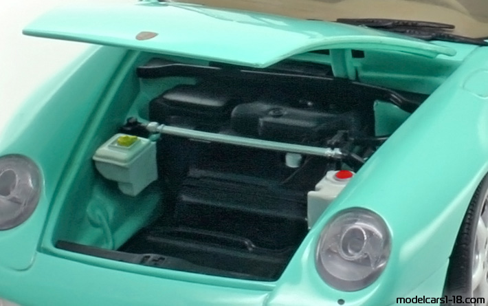1993 - Porsche 911 Carrera (993) UT 1/18 (Зелен) Багажник / Отварящи се фарове