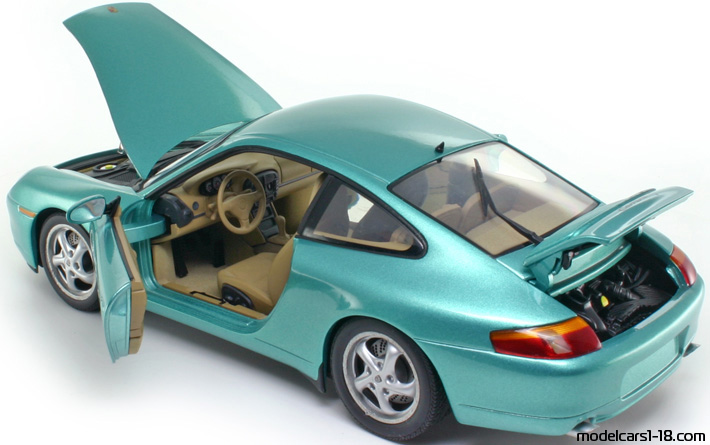 1997 - Porsche 911 Carrera (996) UT 1/18 (Зелен) Отваряеми части