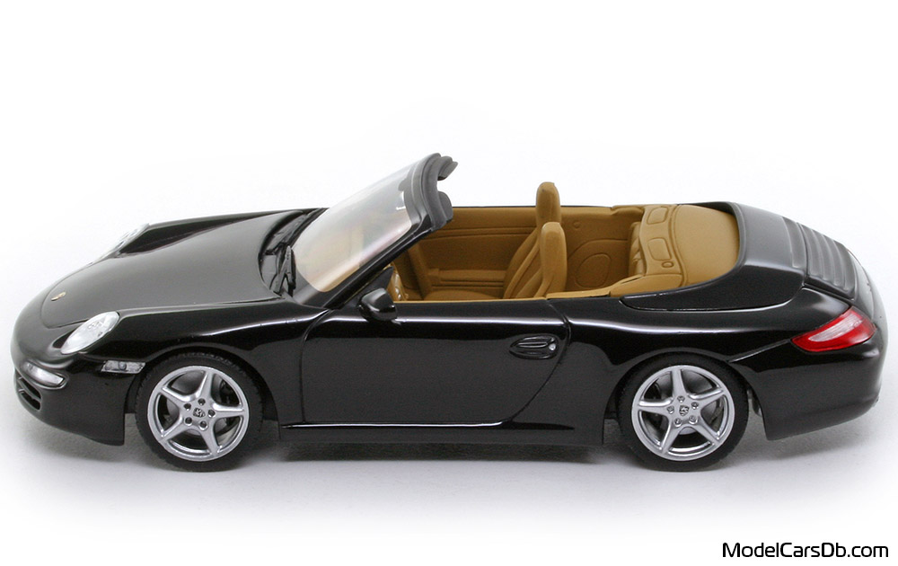 2005 - Porsche 911 Carrera Cabriolet (997) Minichamps 1/43 (Черен) Страна