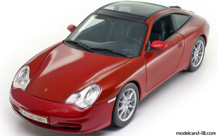 2001 - Porsche 911 Carrera Targa (996) Maisto 1/18 (Червен) Предна лява страна