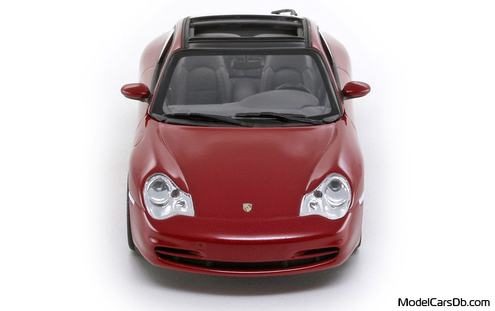 2001 - Porsche 911 Carrera Targa (996) Minichamps 1/43 (Червен) Предница