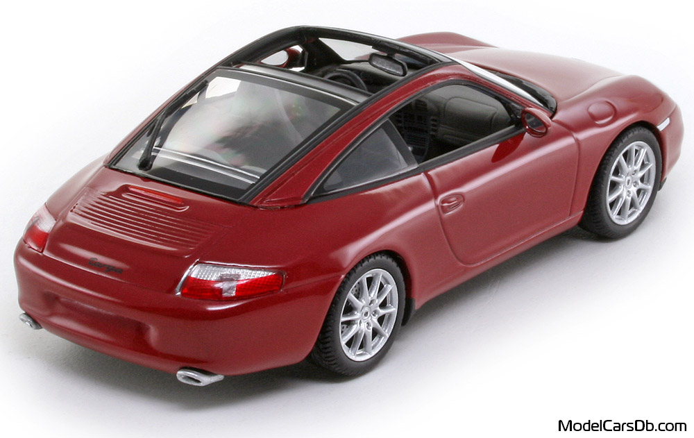 2001 - Porsche 911 Carrera Targa (996) Minichamps 1/43 (Червен) Задна дясна страна