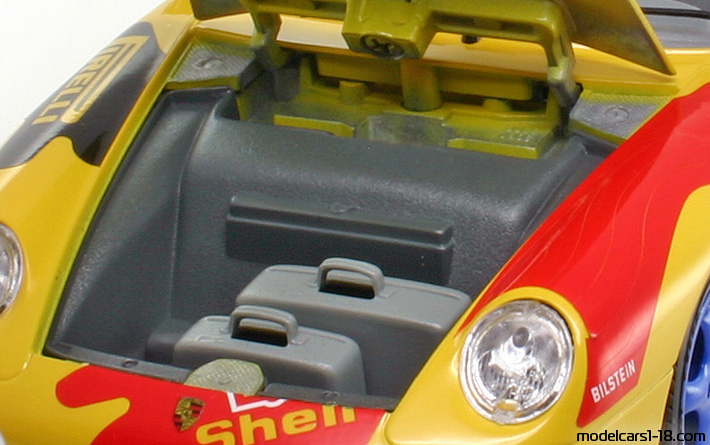 1994 - Porsche 911 Cup 3.8 (993) Bburago 1/18 (Жълт / Червен) Багажник / Отварящи се фарове