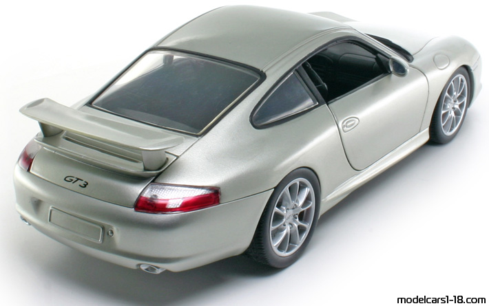 2003 - Porsche 911 GT3 (996) Hot Wheels 1/18 (Светло сребрист) Задна дясна страна